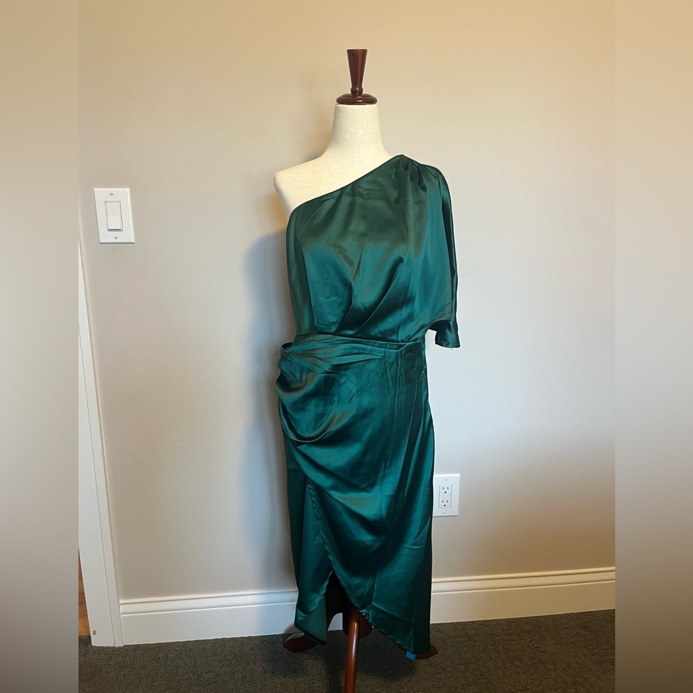NWT Cupshe One-Shoulder Satin Dress in Deep Emerald Green